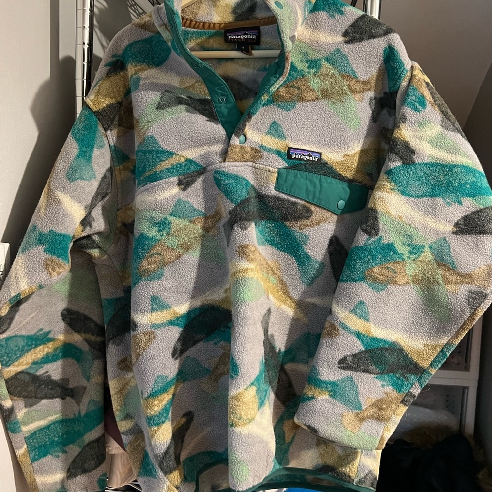 Limited Edition Legend Green Trout Tail Patagonia! Like new!